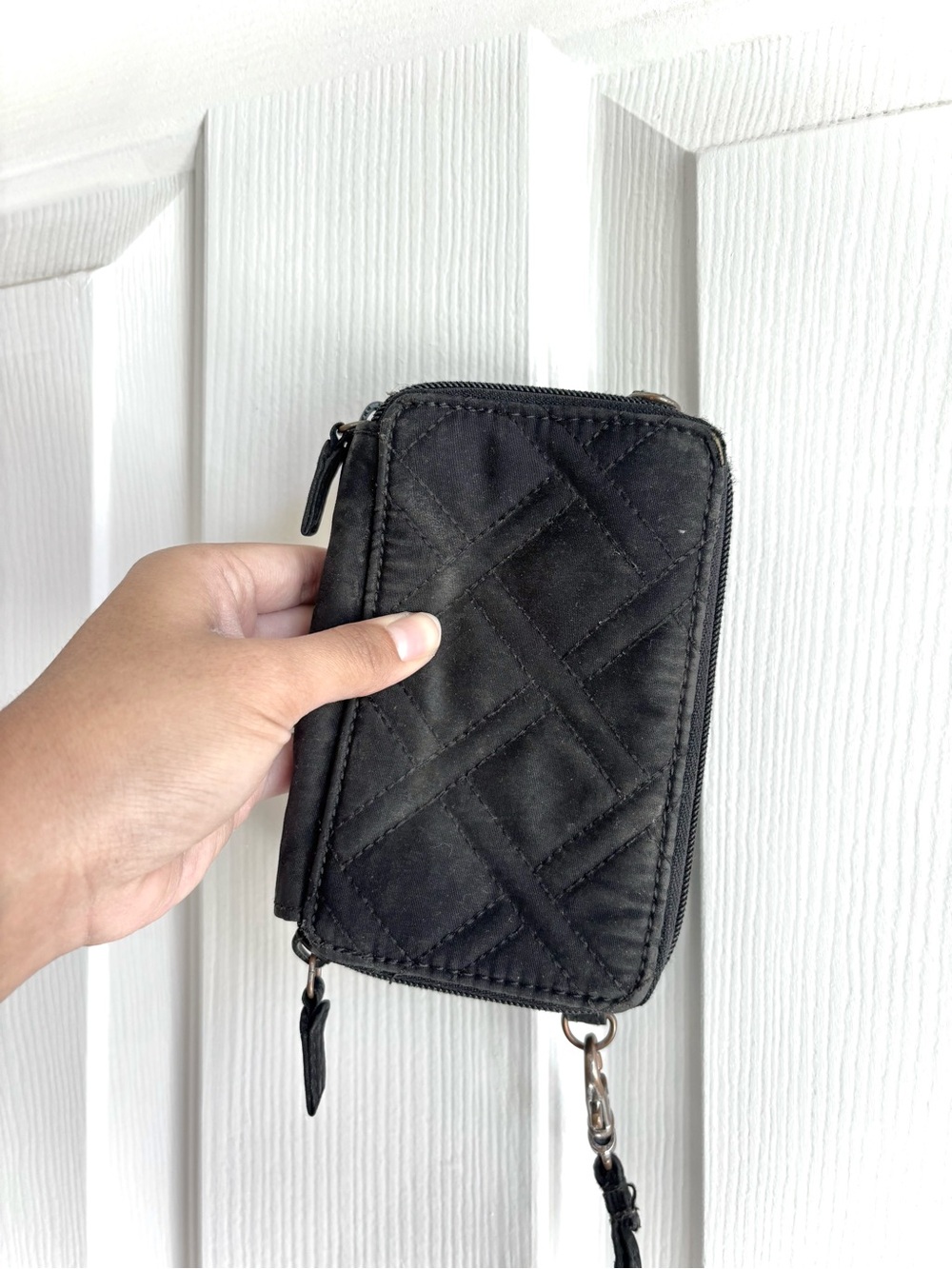 Vera Bradley Black Quilted Organizer Wristlet Zip Around Wallet - Picture 2 of 9